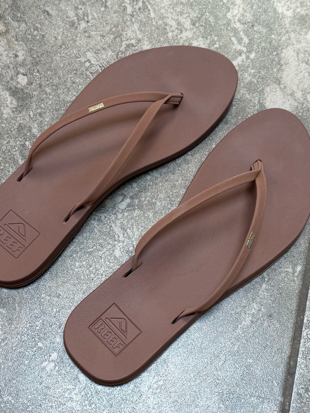 Reef Cushion Slim Espresso Flip Flops! - Picture 6 of 7
